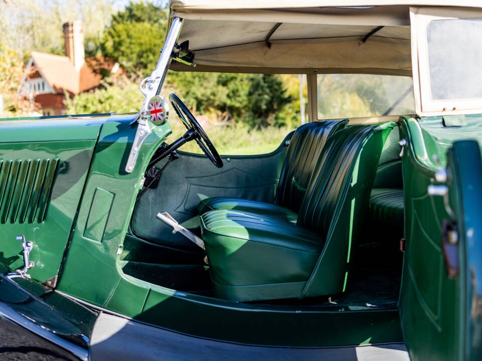 Image 11/50 of Morris Eight (1937)