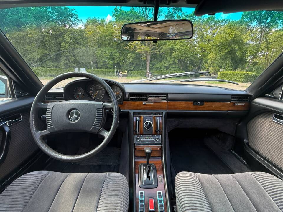 Image 7/10 of Mercedes-Benz 280 SE (1976)