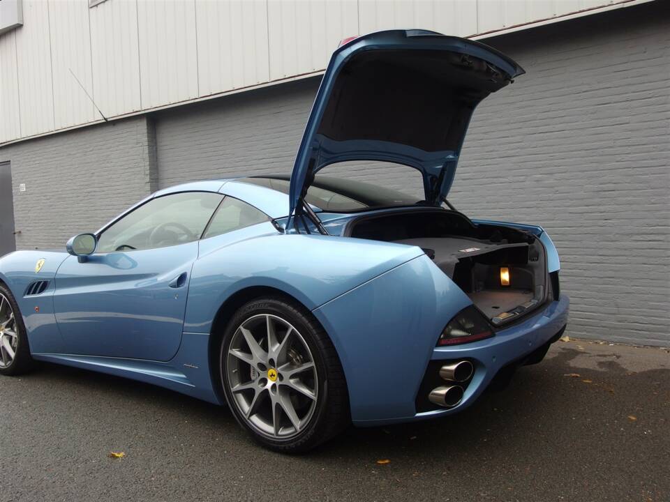 Image 34/49 of Ferrari California (2010)