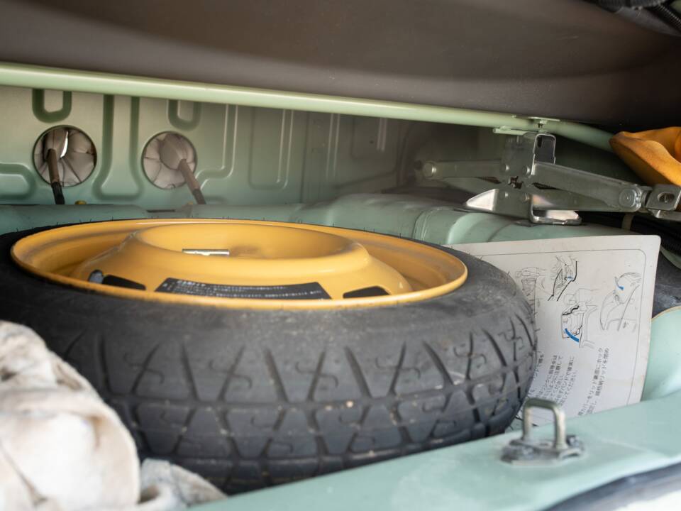 Bild 40/50 von Nissan Figaro (1991)