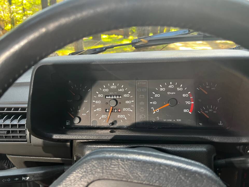 Bild 30/39 von Peugeot 205 GTi 1.6 (1986)