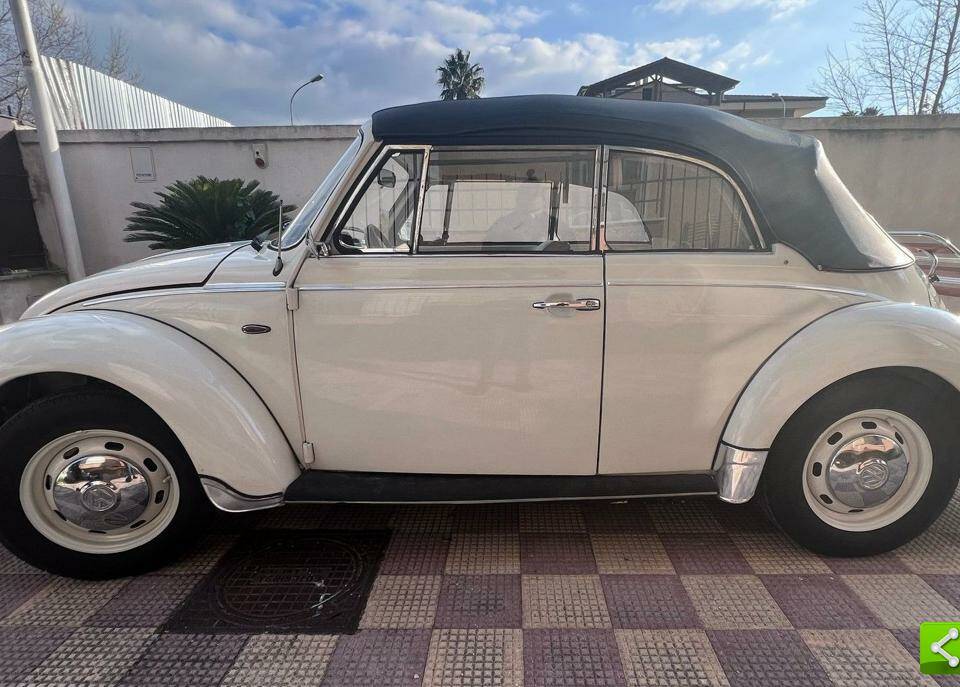 Afbeelding 4/10 van Volkswagen Käfer 1302 (1975)