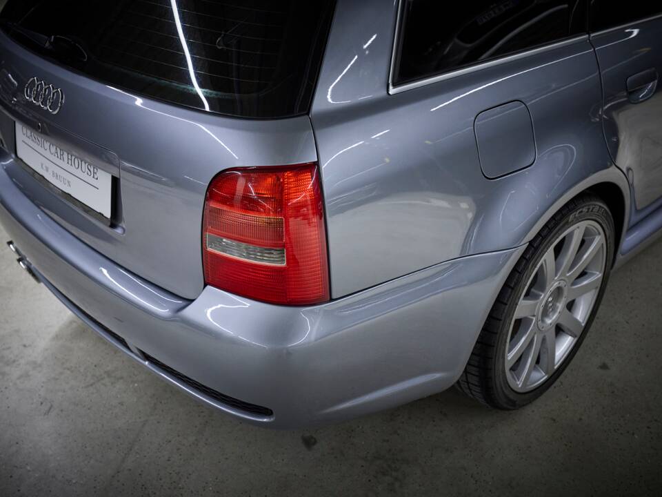 Imagen 25/100 de Audi RS4 Avant (2001)