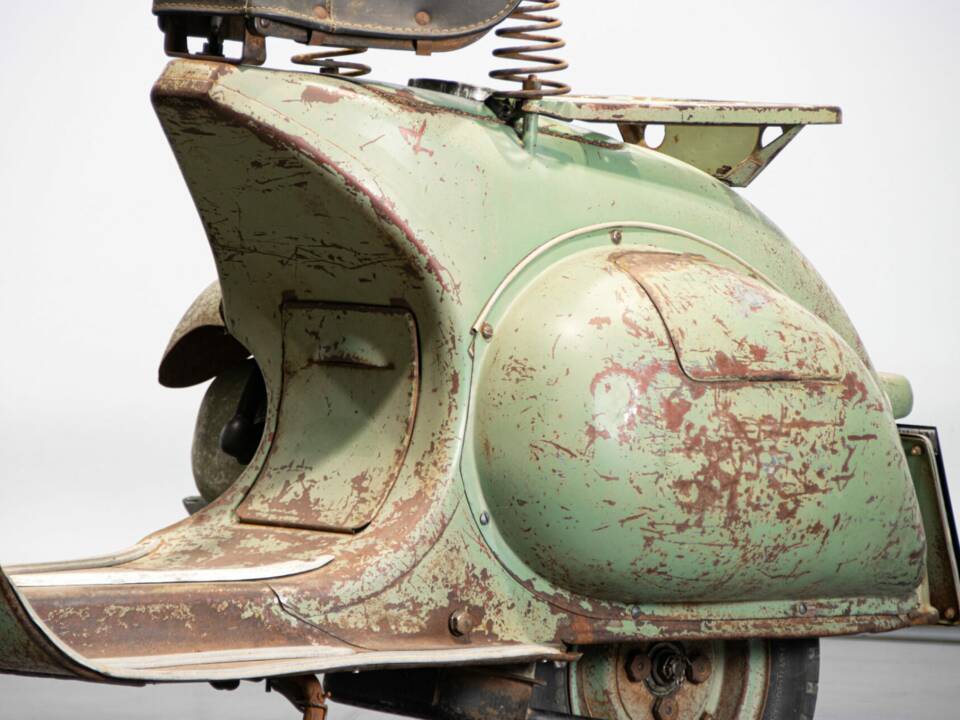 Image 49/50 de Piaggio Vespa 125 (1953)