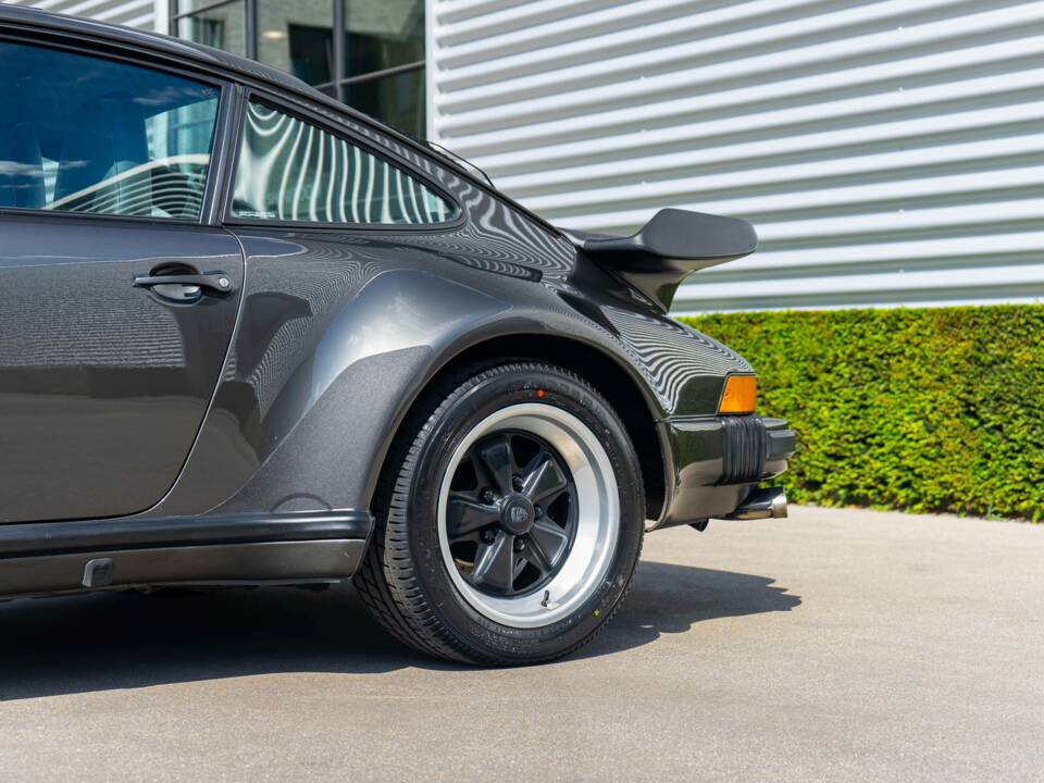 Imagen 7/33 de Porsche 911 Turbo 3.3 (1989)
