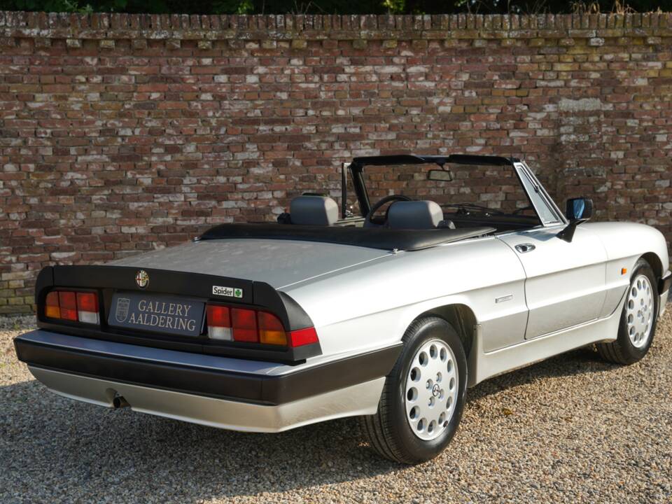 Afbeelding 35/50 van Alfa Romeo 2.0 Spider QV (1987)