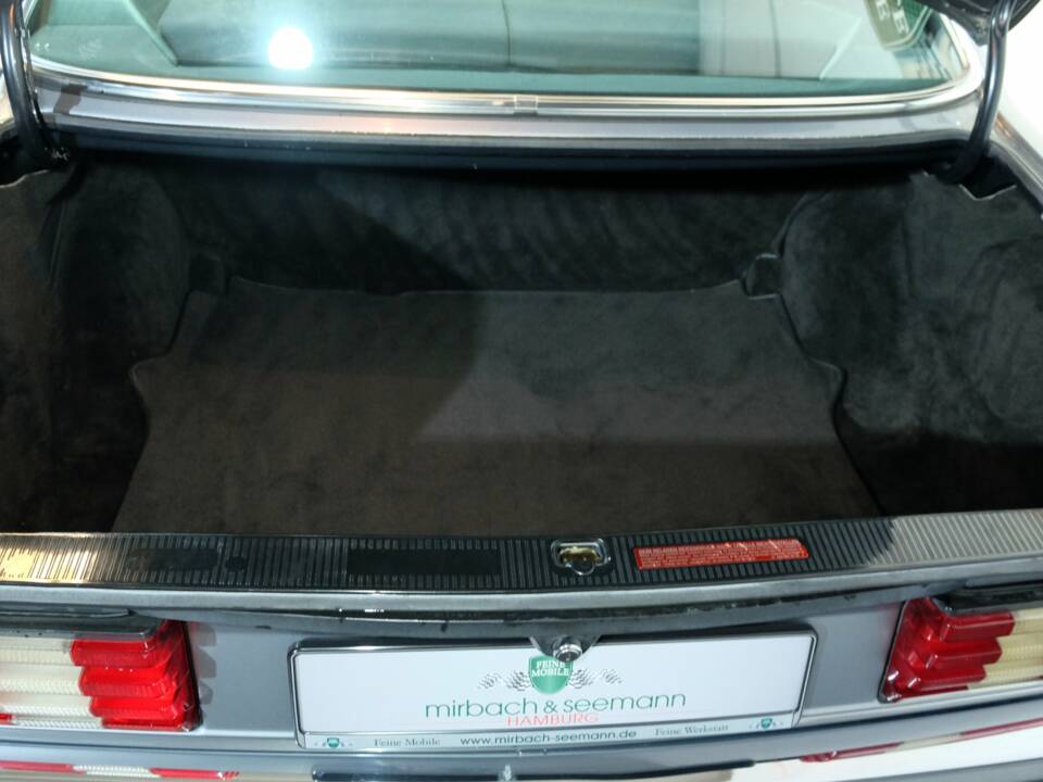 Image 25/34 of Mercedes-Benz 500 SEC (1991)