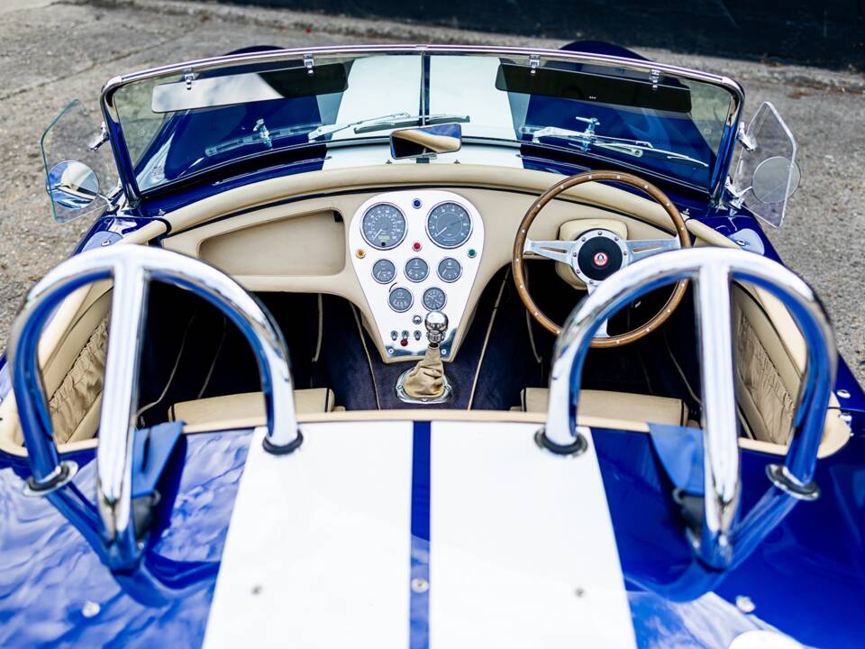 Image 45/50 of Dax Cobra (2005)