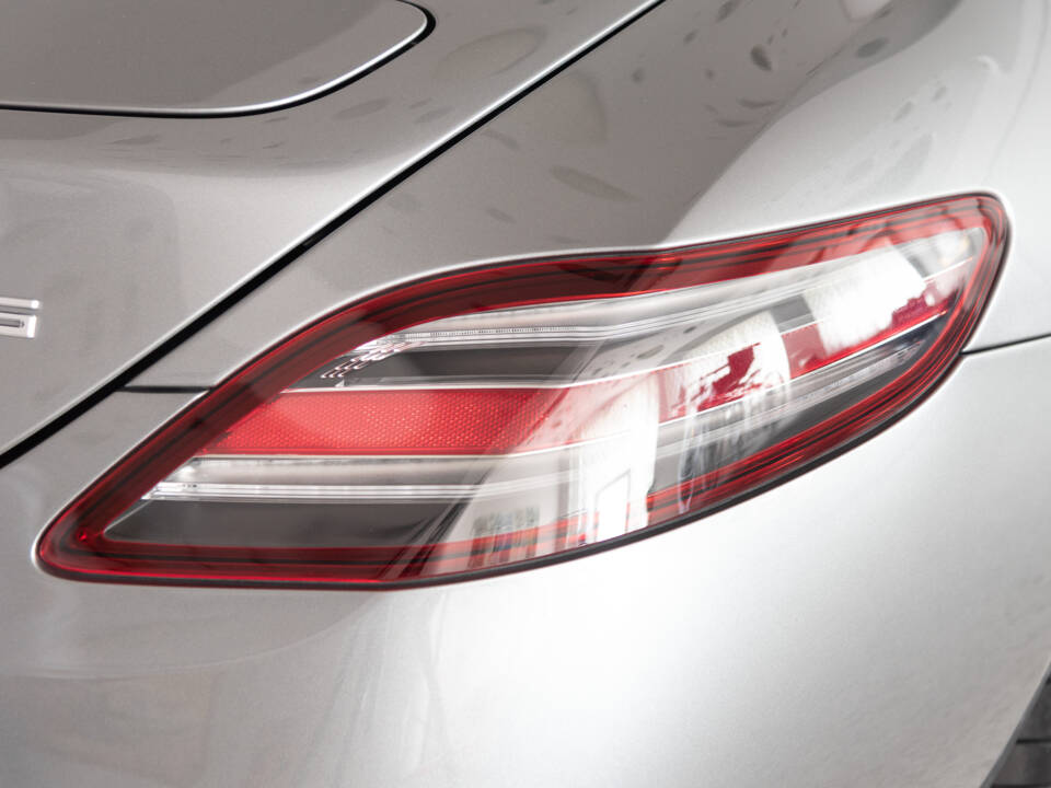 Image 27/56 de Mercedes-Benz SLS AMG (2011)