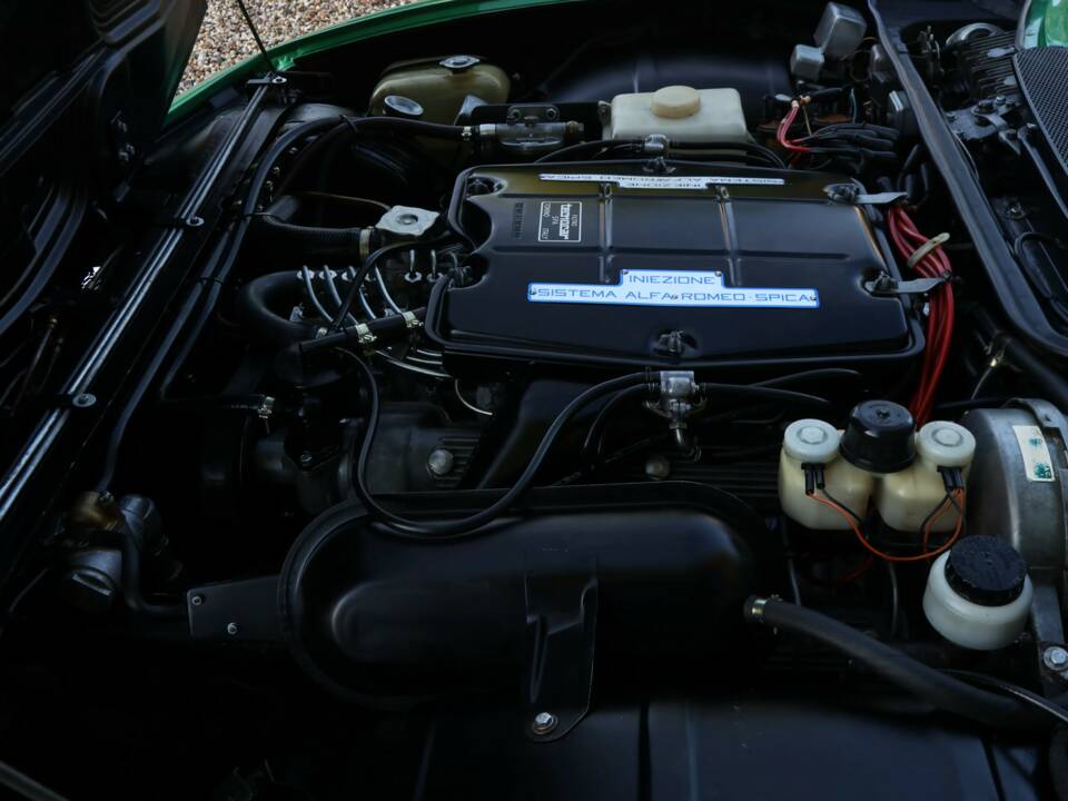 Image 9/50 of Alfa Romeo Montreal (1973)