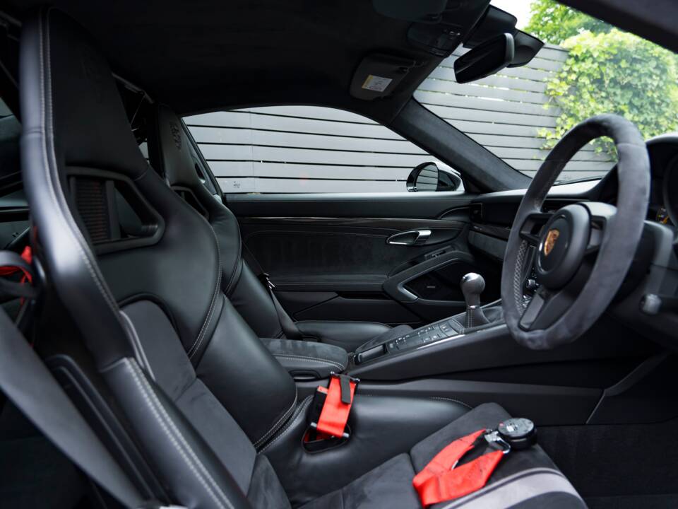 Afbeelding 38/52 van Porsche 911 GT3 (2017)