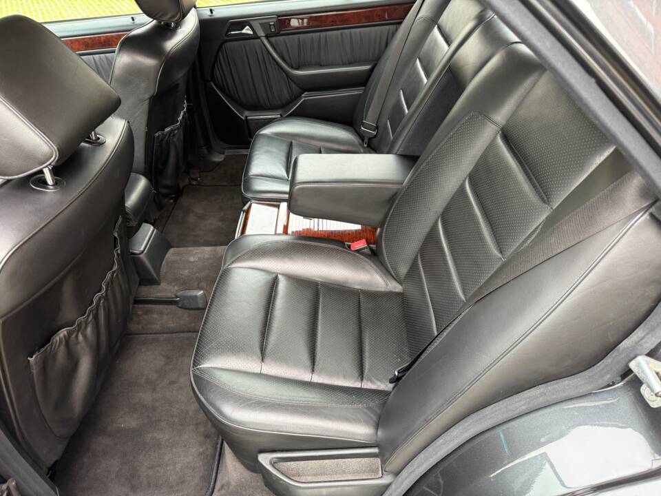 Bild 18/27 von Mercedes-Benz 500 E (1992)