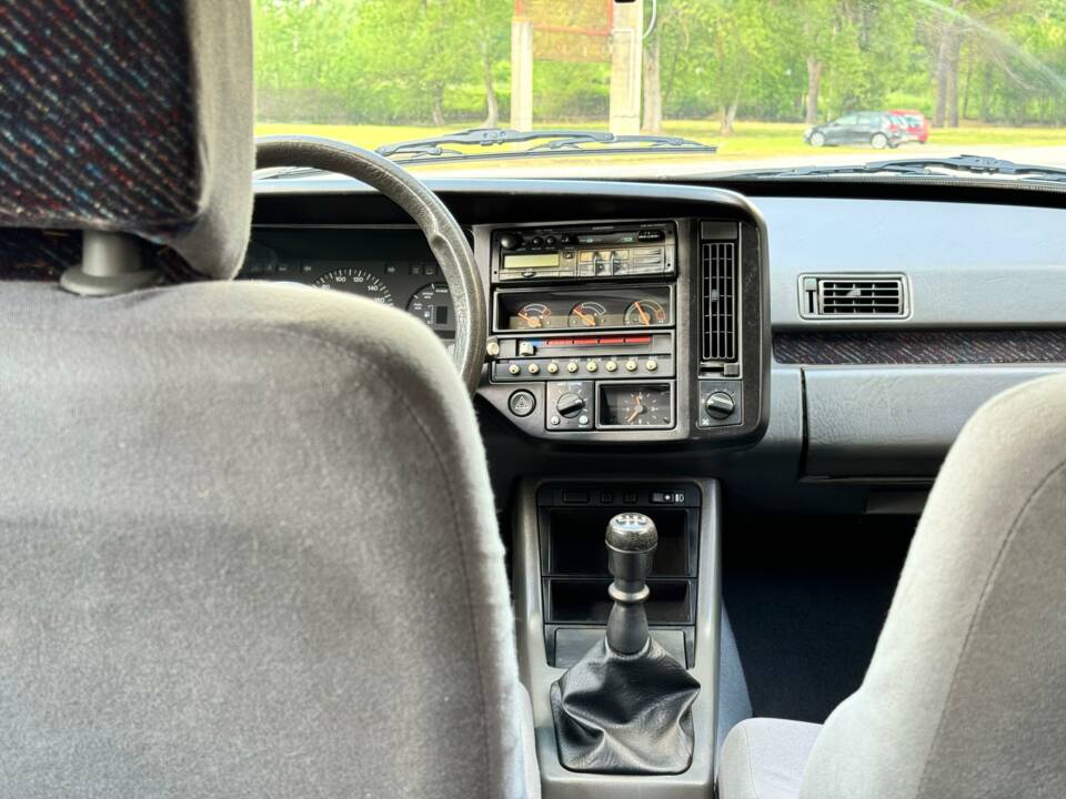 Immagine 15/29 di Volvo 480 Turbo (1990)