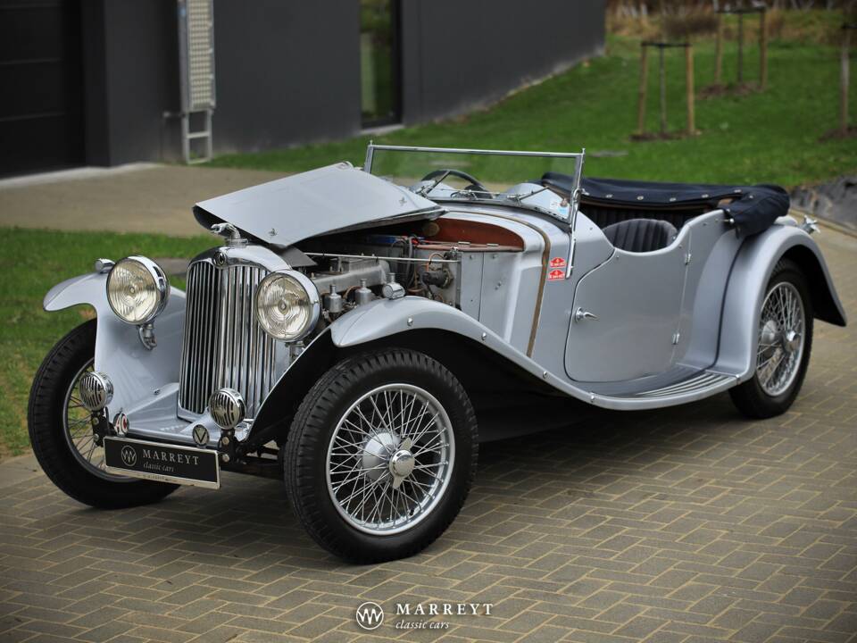 Image 12/22 of AC Six 16/80 (1936)