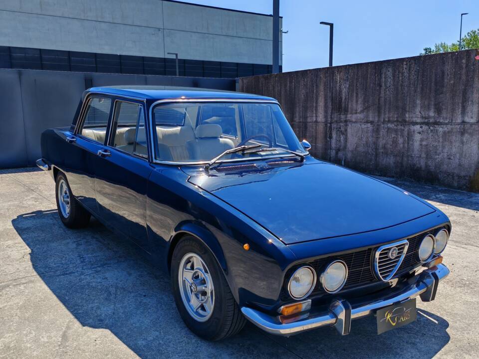 Image 12/50 of Alfa Romeo 2000 Berlina (1972)