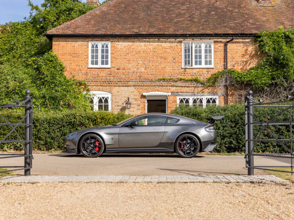 Image 53/65 de Aston Martin Vantage GT8 (2017)