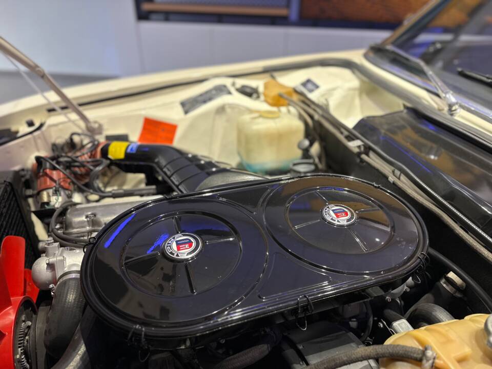 Image 17/35 of BMW 3.0 CS (1974)