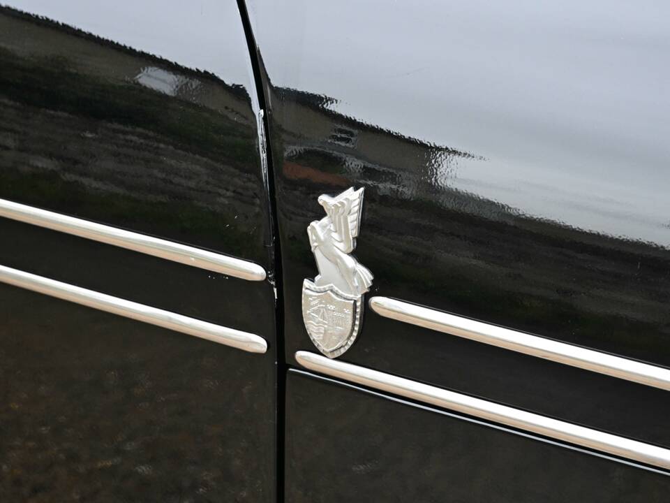 Image 35/40 of Bristol 410 (1968)