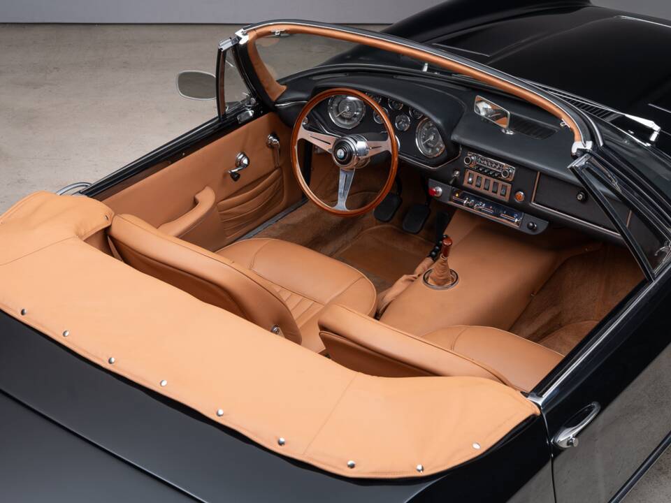 Imagen 22/36 de Maserati Mistral 3700 Spyder (1965)