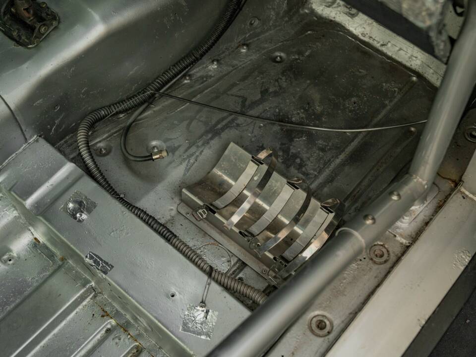 Image 23/40 of Mercedes-Benz 350 SLC (1973)