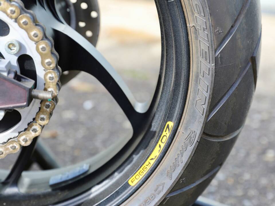 Image 34/69 of Petronas FP1 (2003)