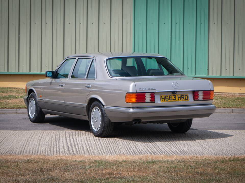 Bild 6/29 von Mercedes-Benz 300 SEL (1990)