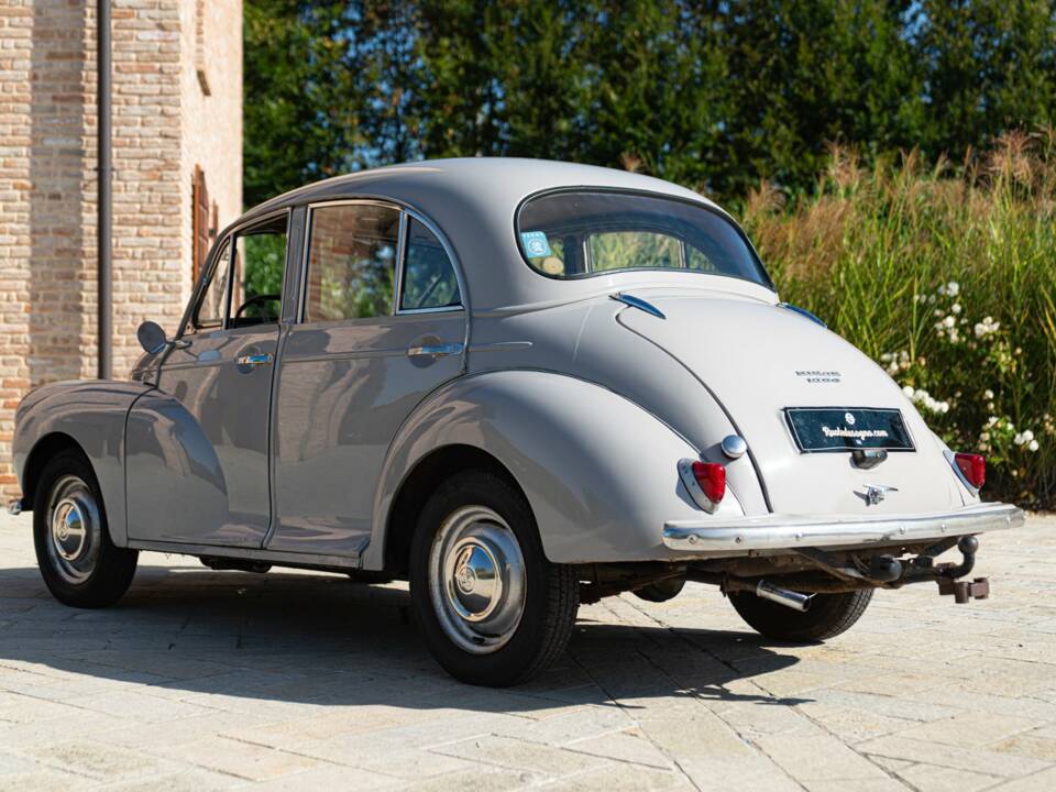 Image 7/50 of Morris Minor 1000 (1958)
