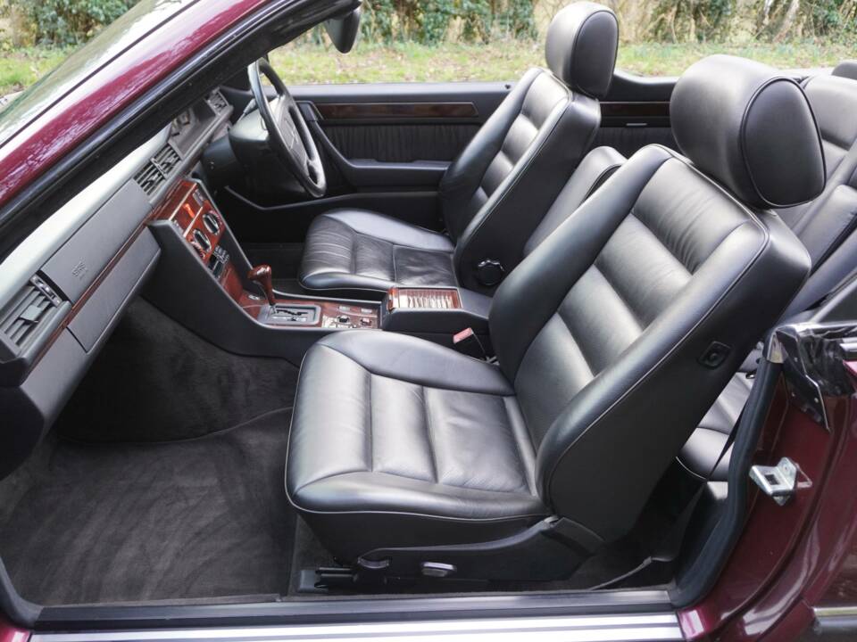 Image 12/20 of Mercedes-Benz E 220 (1996)