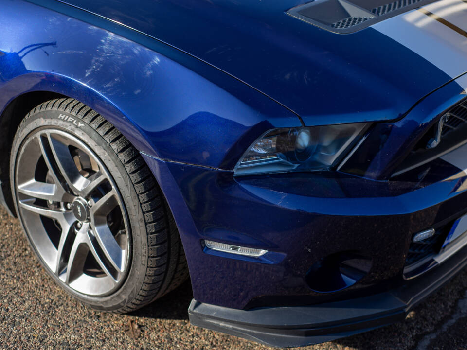 Image 25/99 of Ford Mustang Shelby GT 500 (2012)
