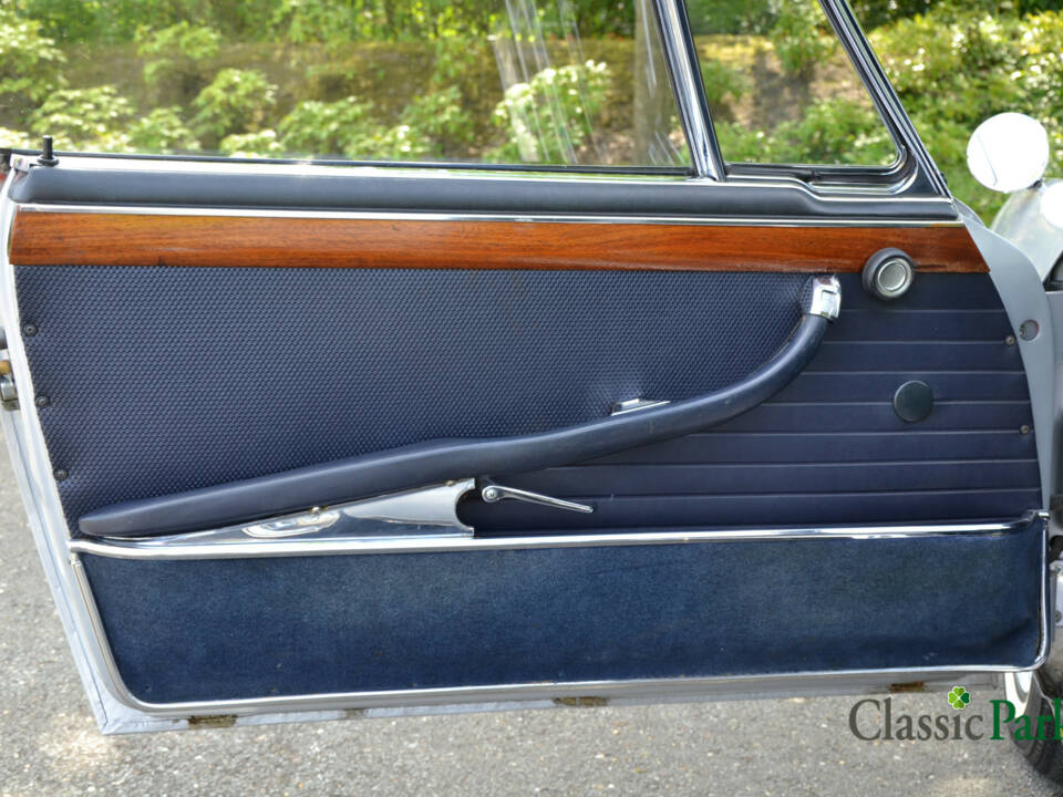 Image 16/50 of BMW 2000 CS (1970)