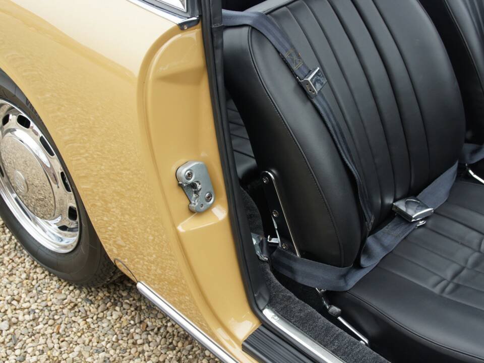 Immagine 25/50 di Porsche 911 2.0 (1965)