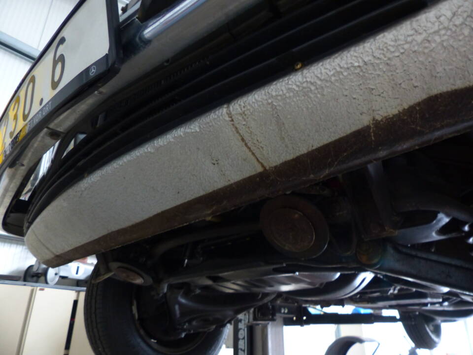 Image 55/63 of Mercedes-Benz 230&#x2F;6 (1974)