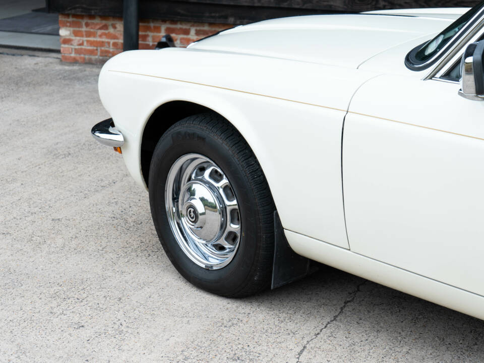 Immagine 7/50 di Daimler Sovereign 4.2 (1978)