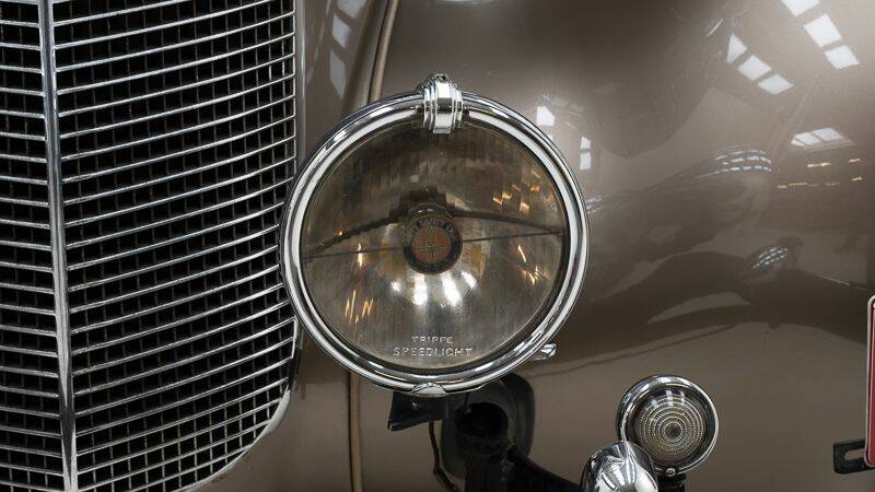 Image 6/15 of Cadillac 60 Special (1937)