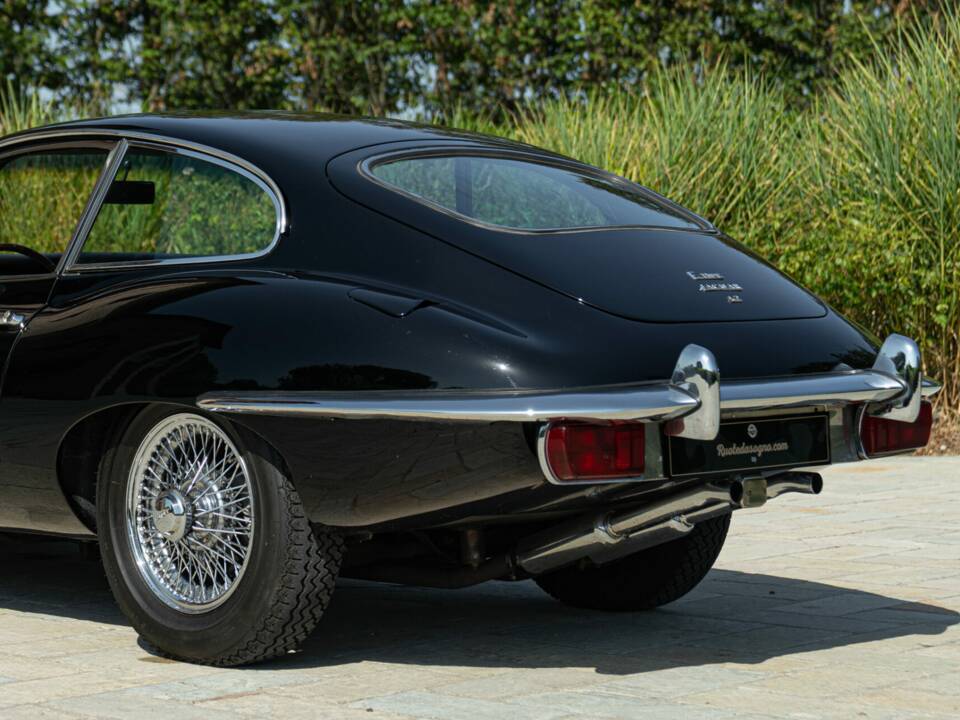 Image 25/50 de Jaguar E-Type (1968)