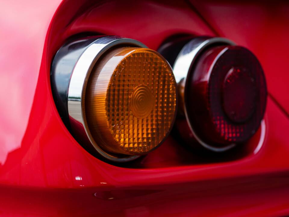 Image 10/50 de Ferrari 365 GTB/4 Daytona (1973)