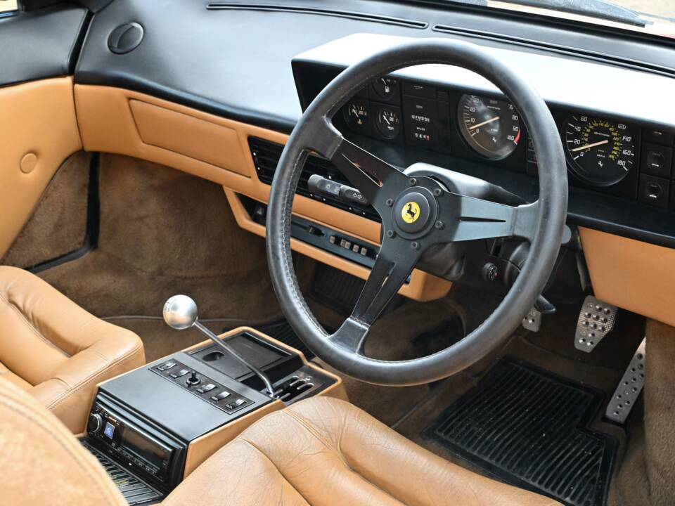 Image 44/50 of Ferrari Mondial 8 (1981)