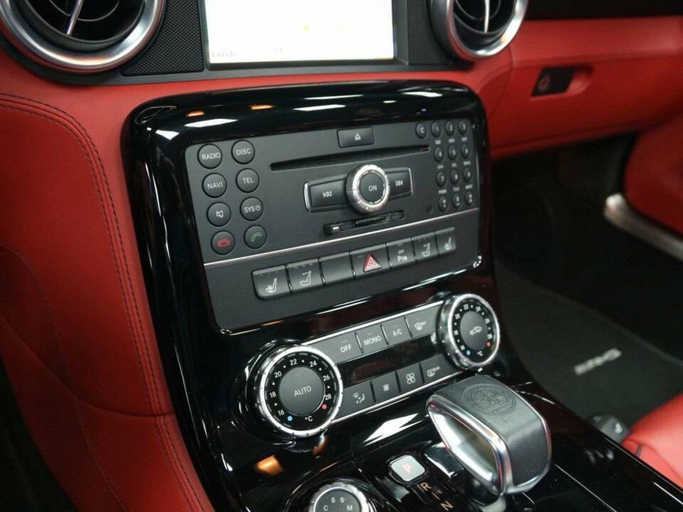 Image 16/30 of Mercedes-Benz SLS AMG Roadster (2012)