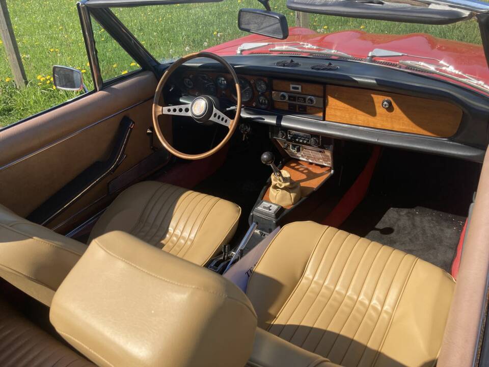Image 2/8 of FIAT 124 Spider CS1 (1975)