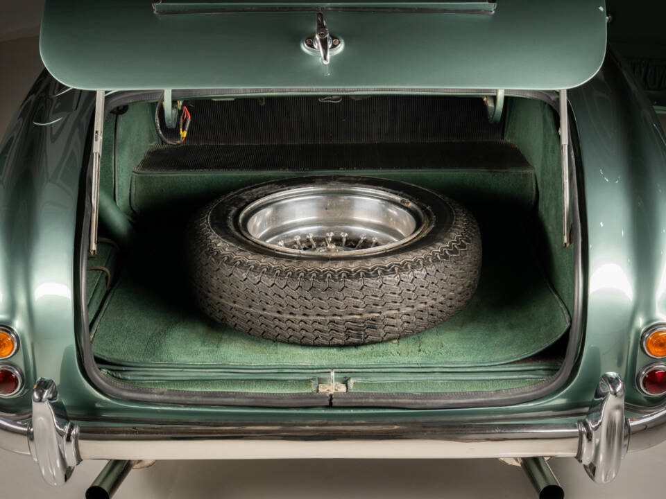 Immagine 23/30 di Aston Martin DB 4 Prototype (1957)
