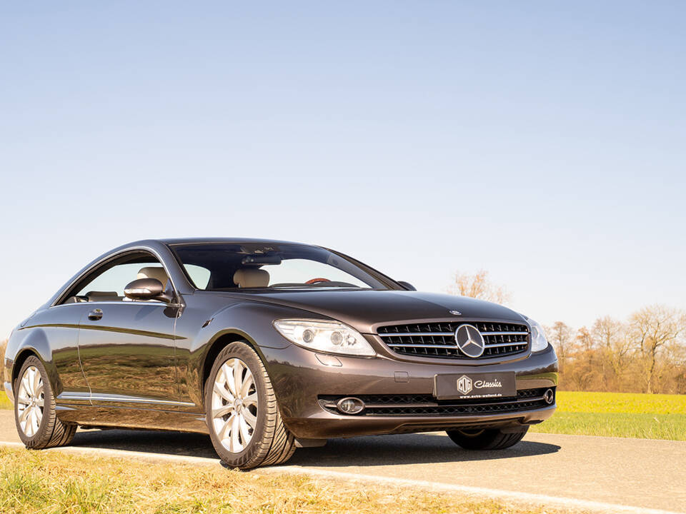 Image 16/67 of Mercedes-Benz CL 500 (2006)