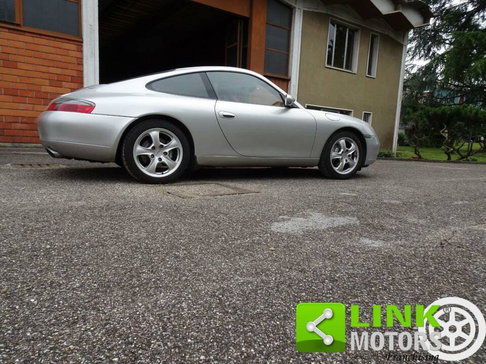 Image 6/10 of Porsche 911 Carrera (2000)