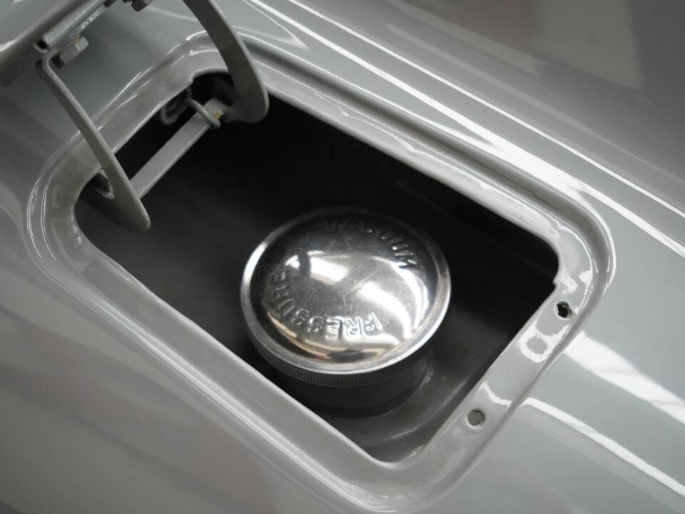 Afbeelding 23/44 van Jaguar E-Type 3.8 (1963)