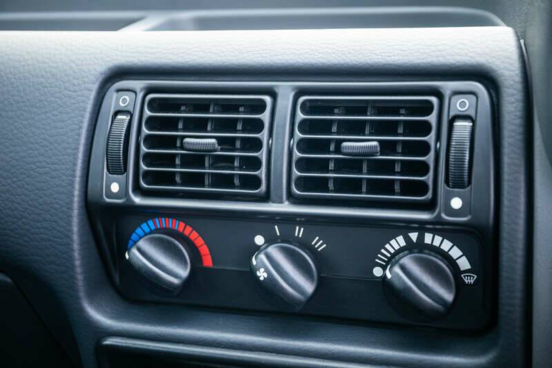 Bild 32/49 von Ford Escort turbo RS (1988)