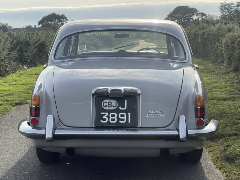 Imagen 5/12 de Daimler Sovereign 4.2 (1969)