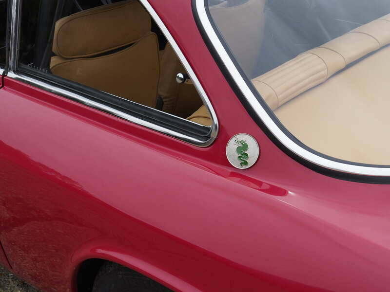 Image 45/49 of Alfa Romeo Giulia 1600 GT Junior (1976)