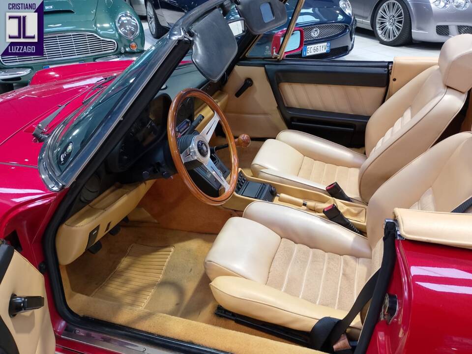 Imagen 35/63 de Alfa Romeo 2.0 Spider (1992)