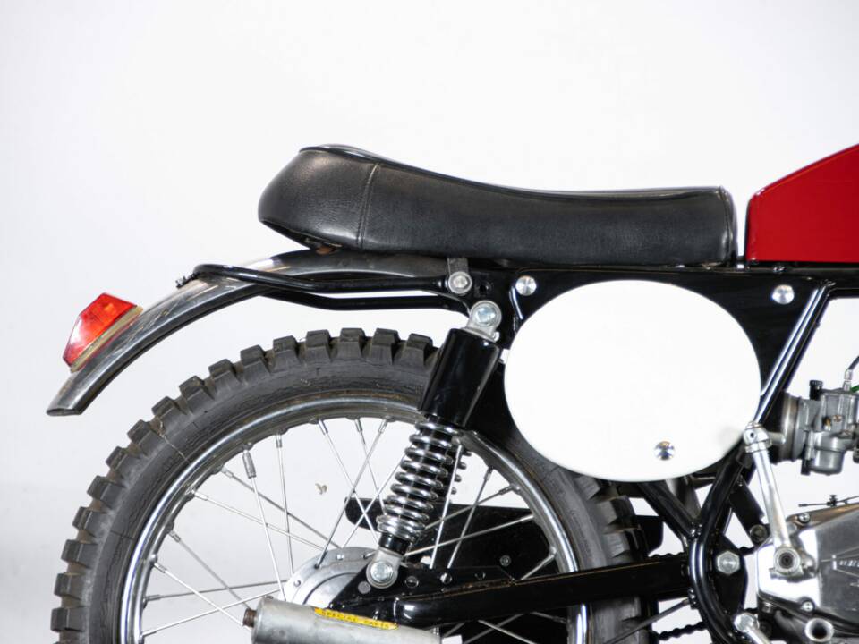 Immagine 26/49 di Aprilia Scarabeo 50 (1972)