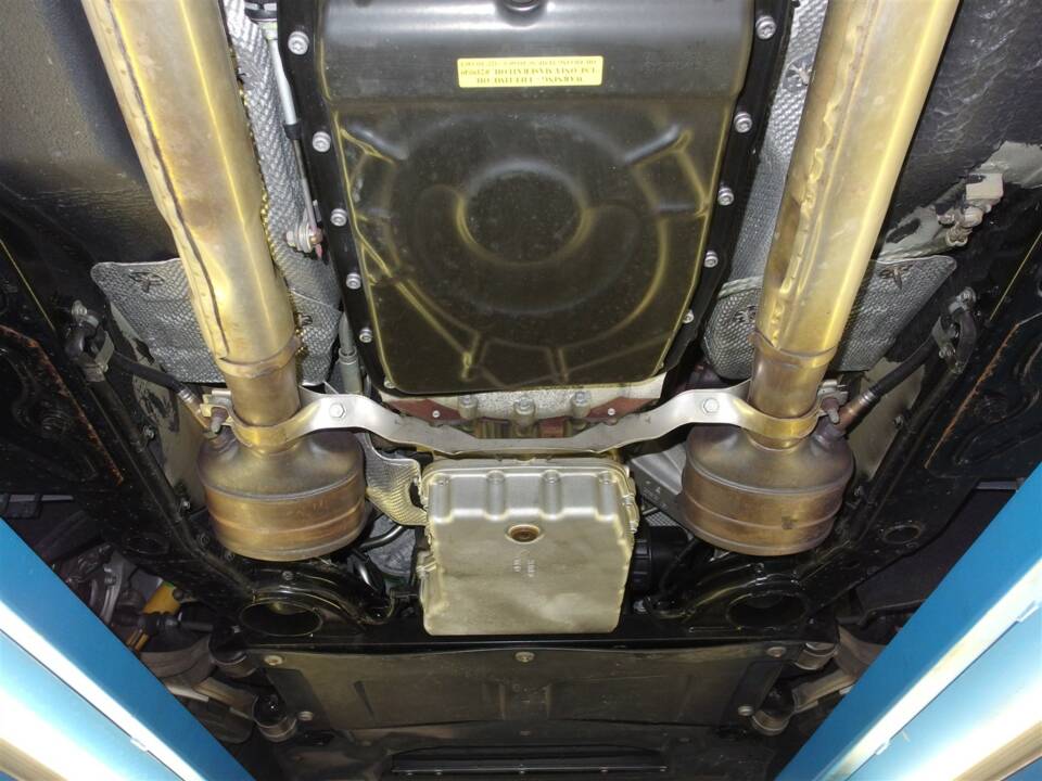 Image 97/98 of Maserati GranTurismo 4.2 (2008)