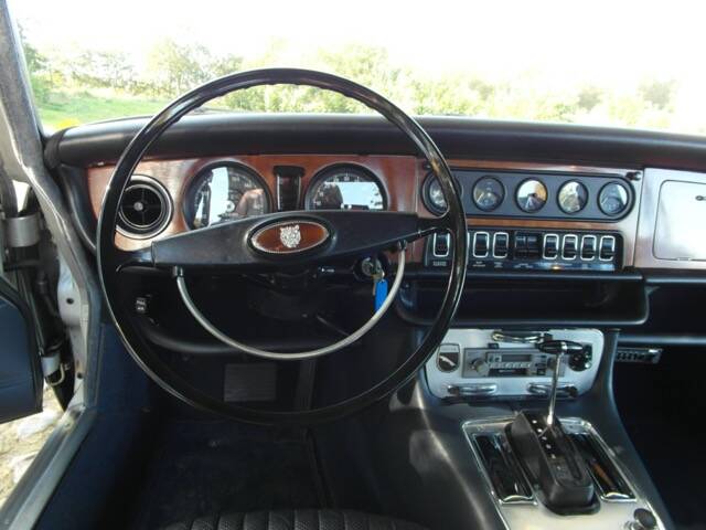 Image 51/60 of Jaguar XJ 6 4.2 (1972)